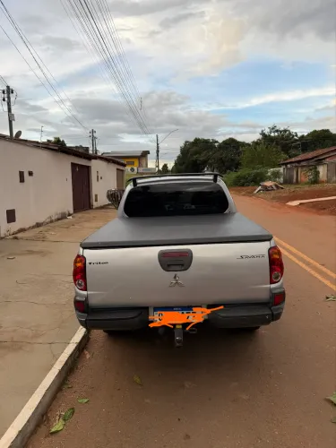 Mitsubishi L200 Triton Savana 3.2 CD TBI Dies. Mec. 2013
