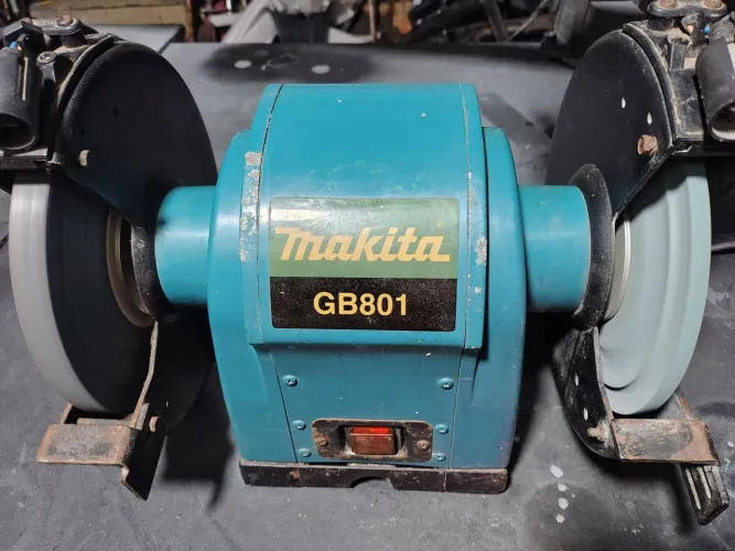Esmeril gb801 Makita 127v robusto e pesado 20kg. 