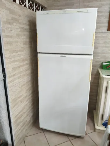 Geladeira Zyrium Duplex Frost Free linha Clean
