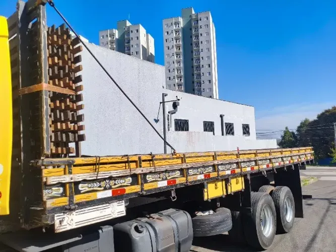 Carroceria de madeira 8,30mt livre volvo vm, VW, Ford, Mercedes