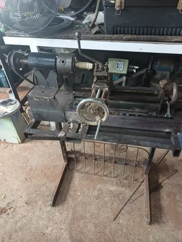Torno mecânico pequeno