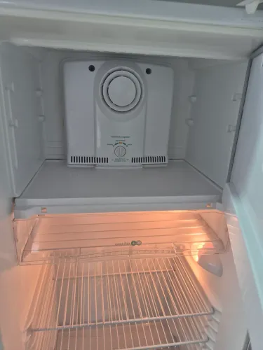 Geladeira Consul Facilite 300 litros/ total. Congelador 47 litros 