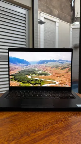 Notebook DELL Latitude 7380 Usado com Carregador Original - Funcionando Perfeitamente