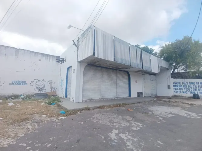 Imóvel para aluguel e venda tem 300 metros quadrados em Serrinha - Fortaleza - CE