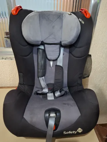 Cadeirinha de bebê para carro, marca Safety 1st
