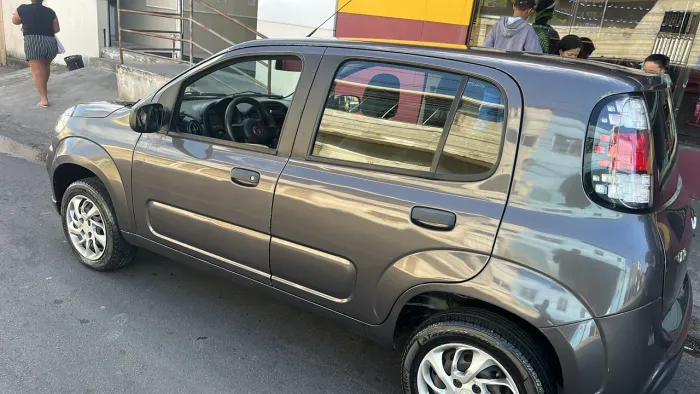 Fiat Uno Attractive 1.0 EVO Fire Flex 8V 5P 2021
