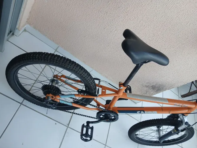 Bicicleta caloi aro 20 em ótimo estado de conservação 