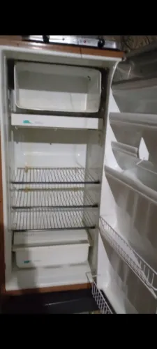 Vendo geladeira precisa de pintura