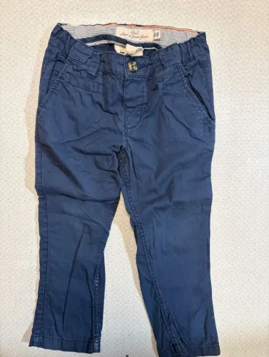 Calça sarja H&M - Tam: 1 ano.