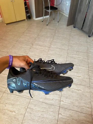 Chuteira de campo Nike air zoom academy