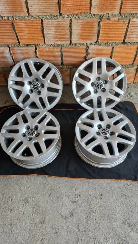 Rodas Originais Volkswagen Polo 2006 - Aro 15