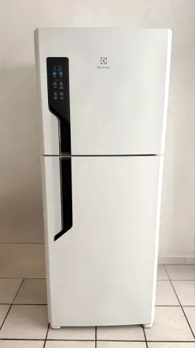 Geladeira Electrolux frost free 431L NOVA