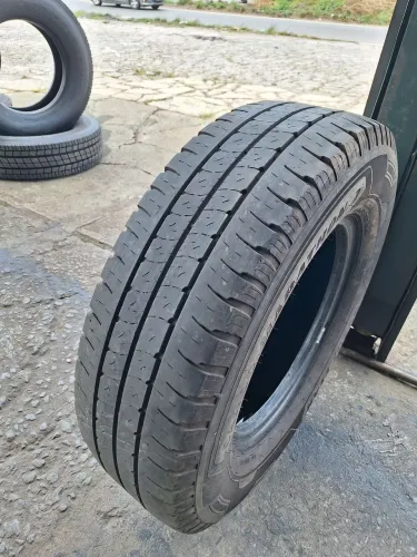 Pneu 225 75 16 C Goodyear (meia-vida)