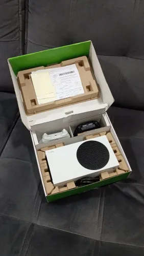 X Box Séries S Semi novo 2 Controles 