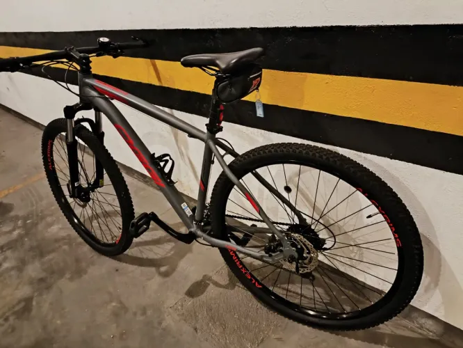 Bicicleta OGGI HACKER HDS aro 29 24v