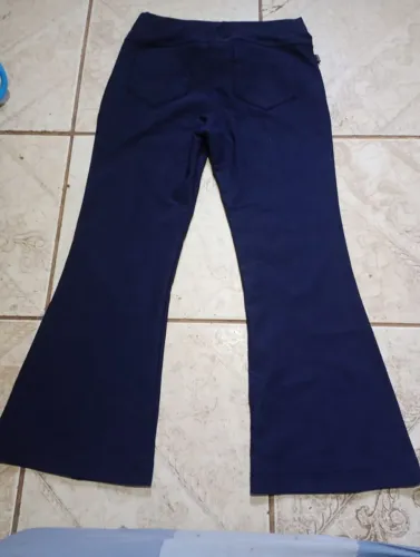 Calça social feminina boca de sino