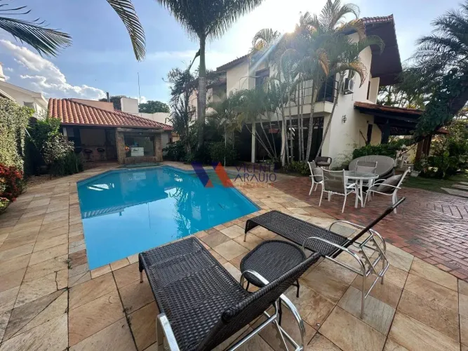 Casa colonial, 4 quartos, piscina e quintal amplo - Ingá Alto - Betim/MG