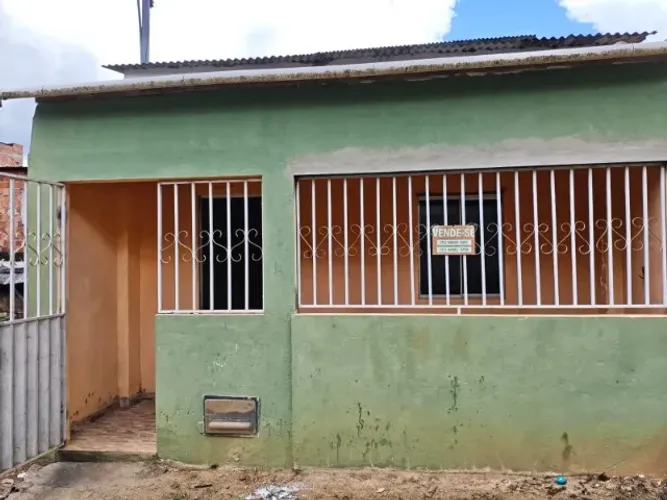 ? Casa à Venda em Ubaitaba - BA  