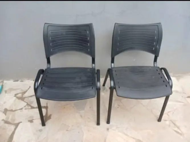 Cadeiras plásticas