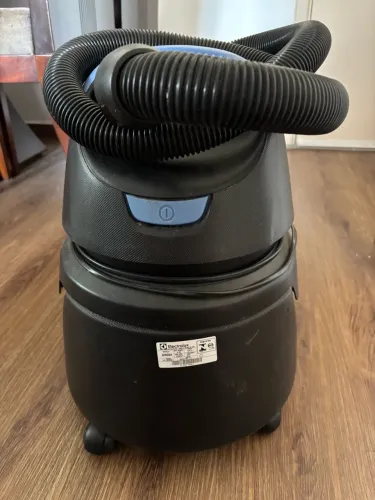 Aspirador de pó da Electrolux, modelo AWD01