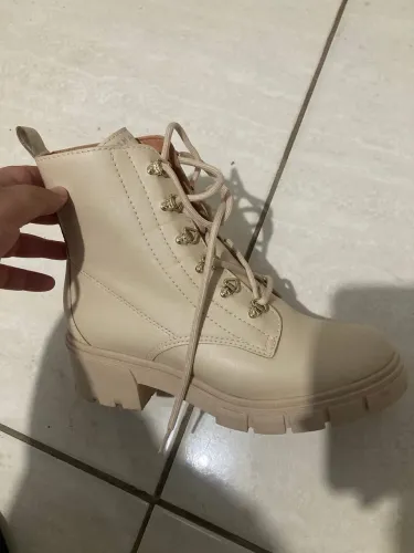 vende-se essa bota, usada só uma vez!