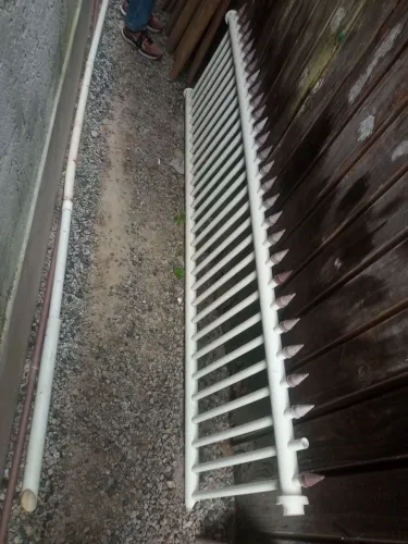 GRADE DE PVC PARA MURO
