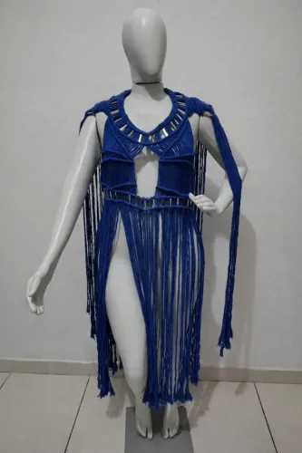 Vestido azul de macramê 