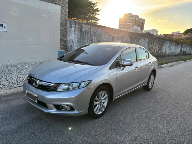 Honda Civic Sedan LXR 2.0 Flexone 16V Aut. 4P 2014