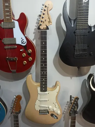 Guitarra Fender Stratocaster Highway One 2008, Honey Blonde (Made in USA)