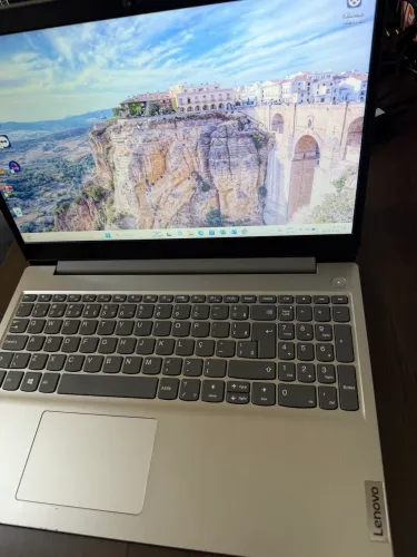 Notebook Lenovo Tela 15.6 Intel core i3 10° Geração 8GB Memória 256GB Ssd Nvme