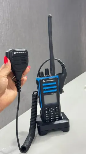 RÁDIO MOTOROLA  MARÍTIMO VHF DIGITAL PORTÁTIL 