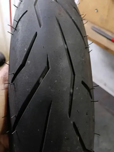 Par pneus Pirelli motos