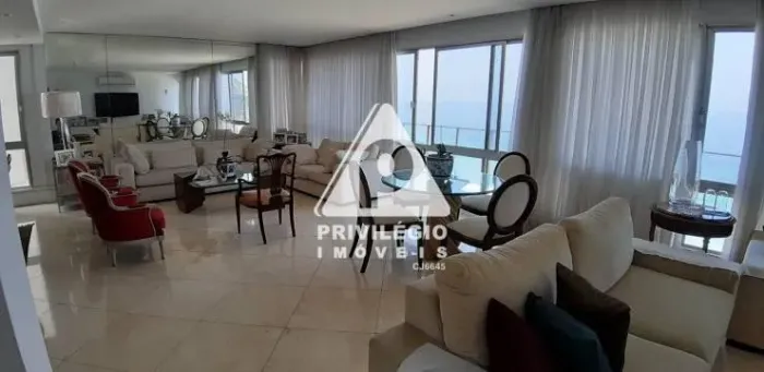 Delfim Moreira: Apartamento de Alto Padrão com Vista Mar e 2 Vagas