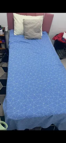 Vendo cama de solteiro 