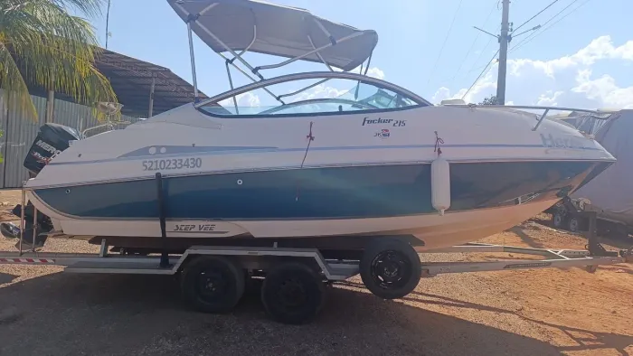 VENDE-SE LANCHA FOCKER 215