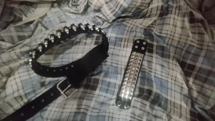 Cinto de bala + pulseira punk 60R$