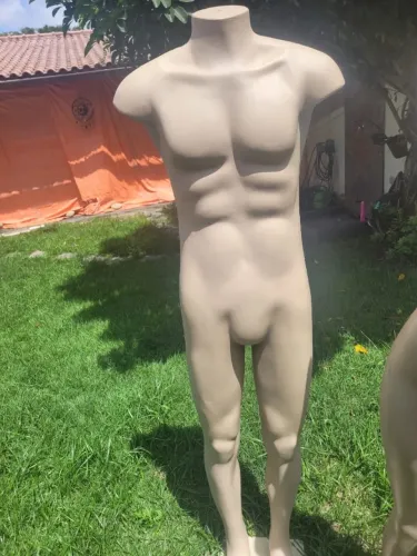 Manequim adulto masculino corpo inteiro branco