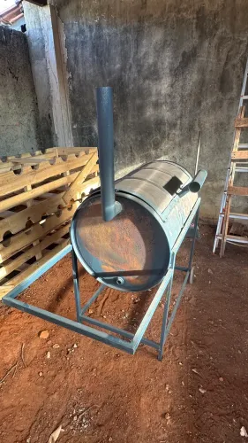 ? CHURRASQUEIRA A BAFO ARTESANAL - GALÃO DE 200 LITROS