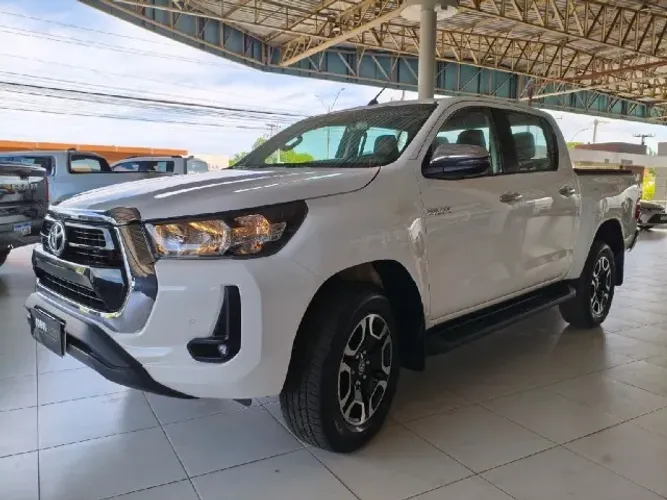 Toyota Hilux CD SRX 4X4 2.8 TDI 16V Diesel Aut. 2024