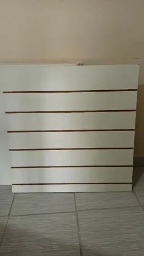 Expositor painel canelado de mdf 