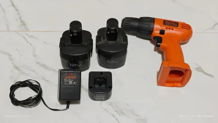 Parafusadeira Black Decker CD121-BR