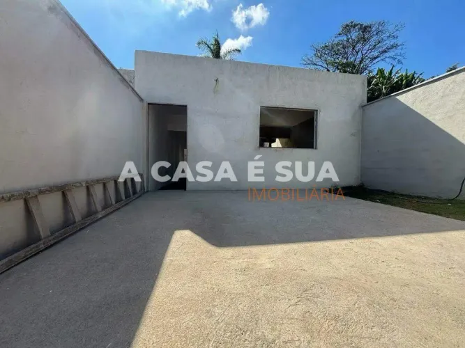 Casa a venda 3 quartos, suíte, 2 vagas no Tropical