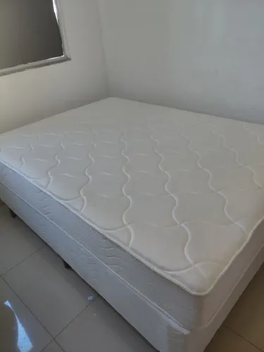 Cama de casal estado de nova
