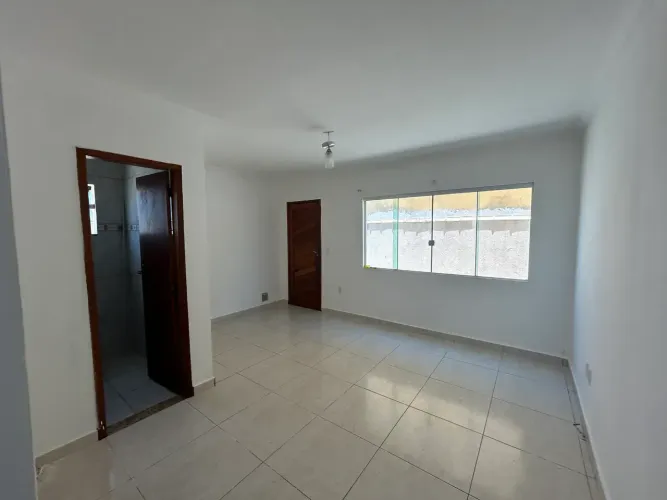 Casa para venda tem 73 metros quadrados com 2 quartos