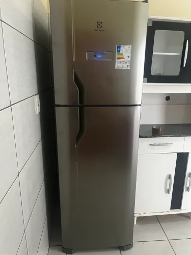 Geladeira inox Electrolux