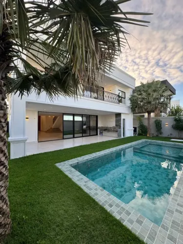 Duplex Novo, Alphaville Ceará 3, 350m2, 5 Suítes, Piscina, 4 Vagas e Energia Solar