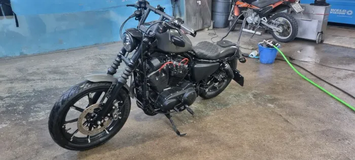 Harley davidson 883 sportster iron 2018