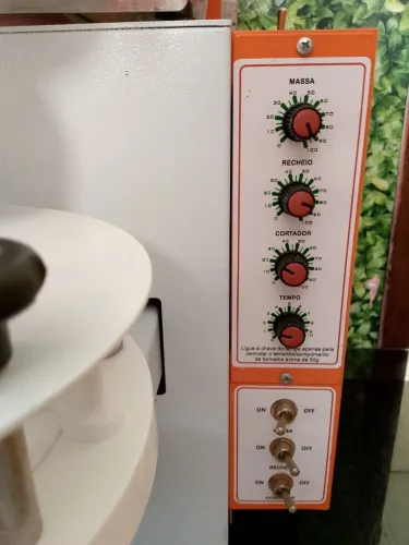 Máquina de fazer salgados