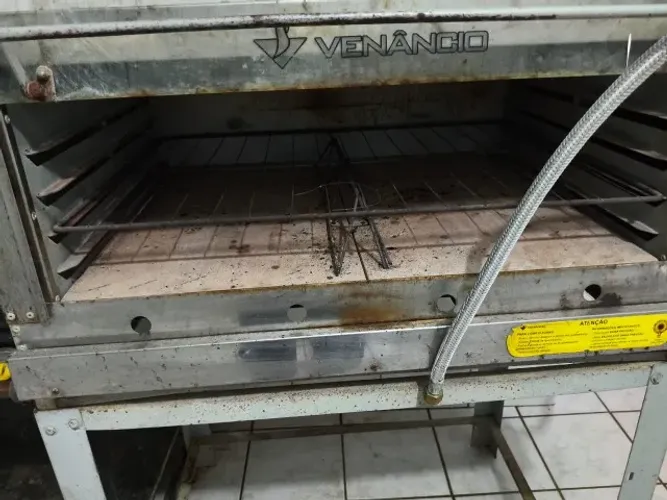 UTENSILIOS E FORNO PARA CONFEITARIA