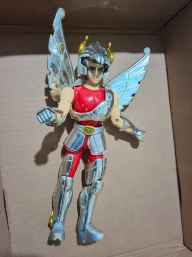 Cavalheiros do zodiaco boneco faltando peca para restauracao